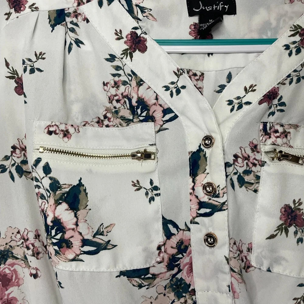 Justify White Floral Blouse - Picture 3 of 5